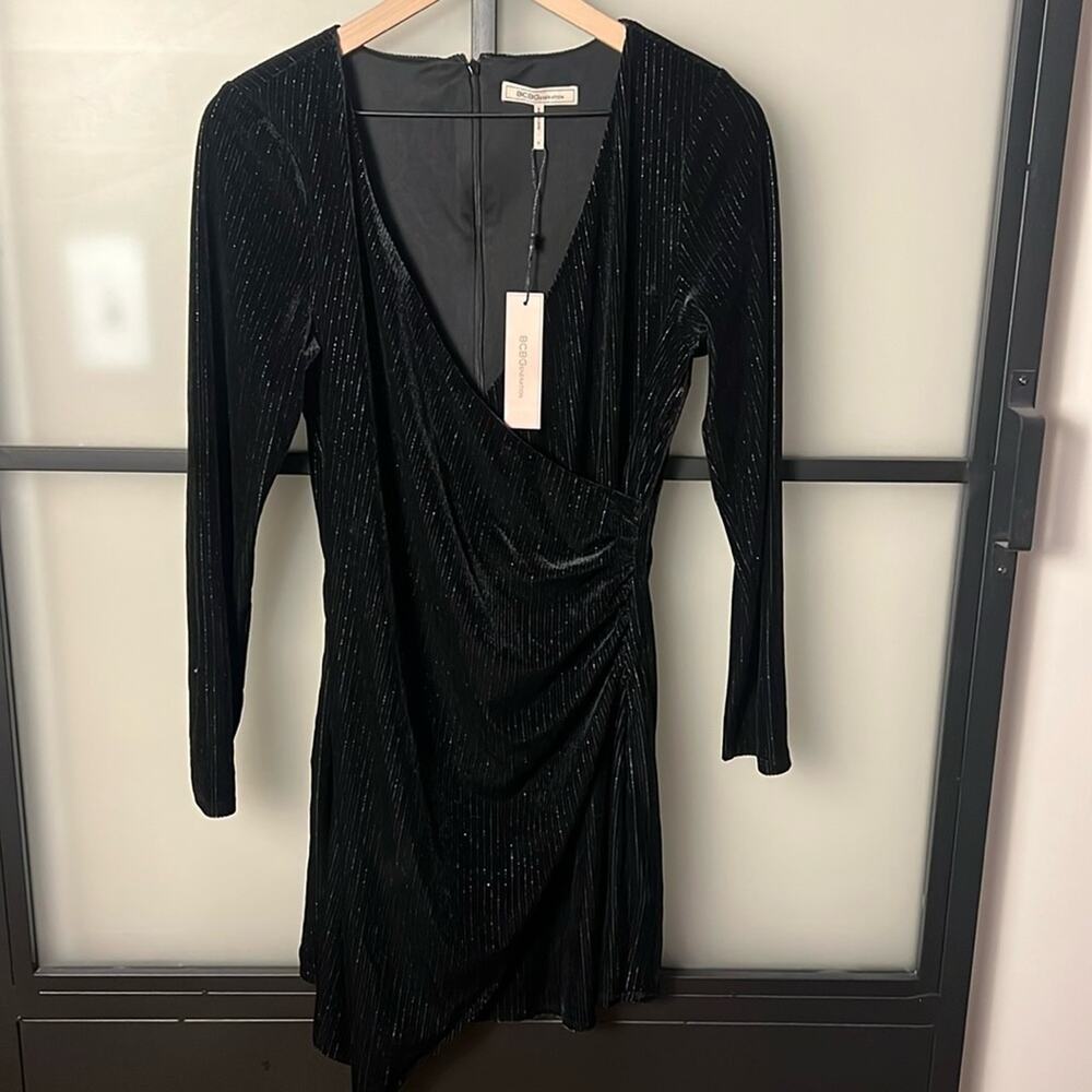 NWT BCBGeneration V-Neck Long-Sleeve Velvet Mini Dress Size 6